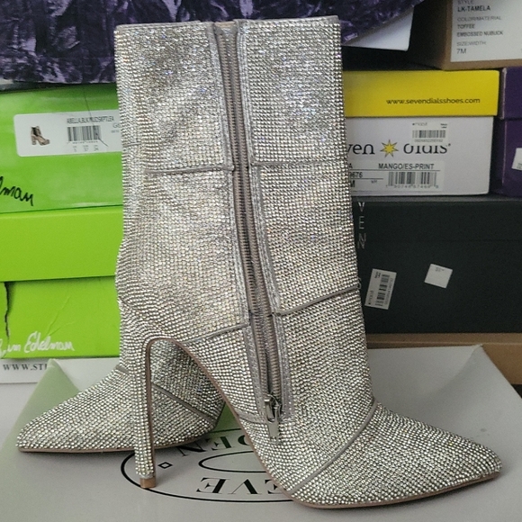 Shoes - Picture 2 of 6